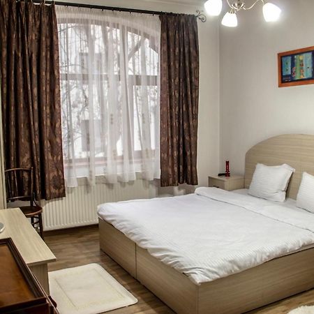 Happy Accomodation Bukares Bagian luar foto