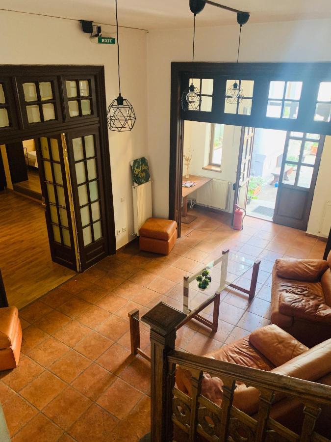 Happy Accomodation Bukares Bagian luar foto