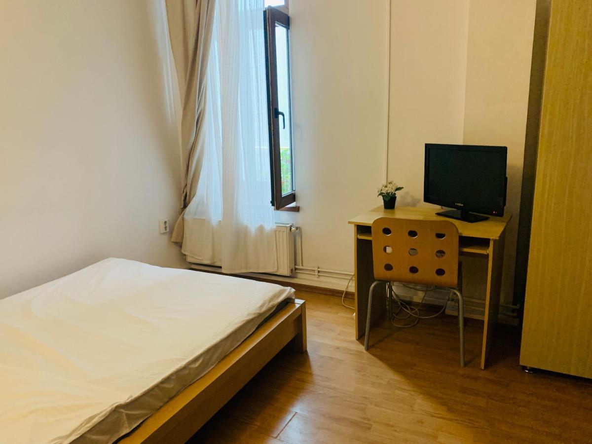 Happy Accomodation Bukares Bagian luar foto