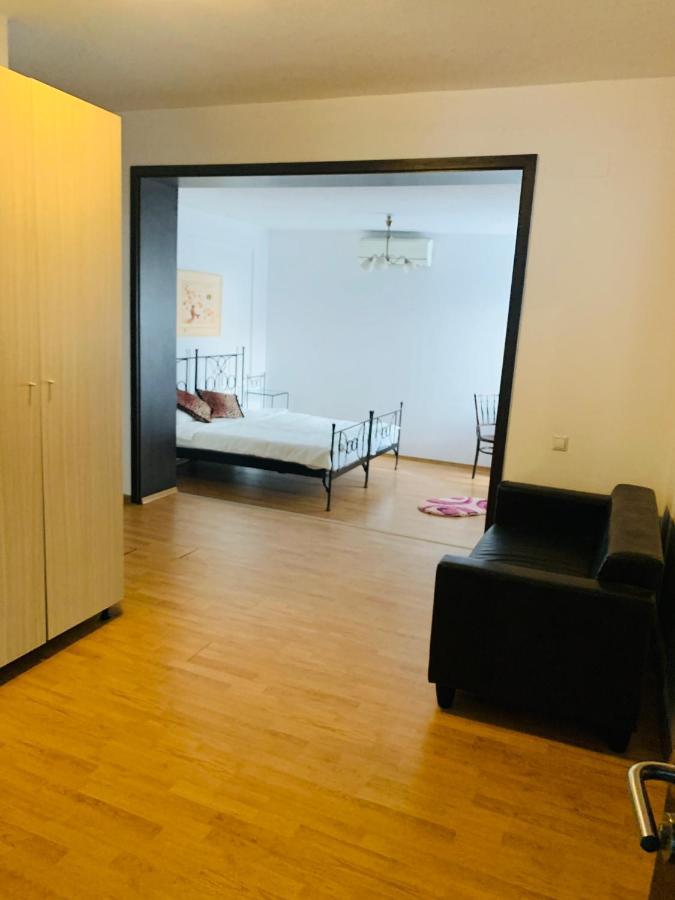 Happy Accomodation Bukares Bagian luar foto