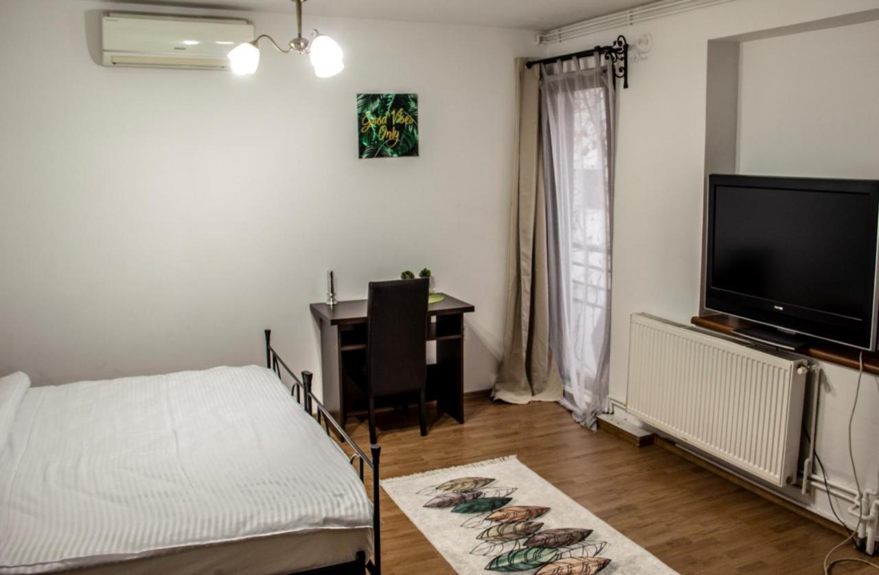 Happy Accomodation Bukares Bagian luar foto