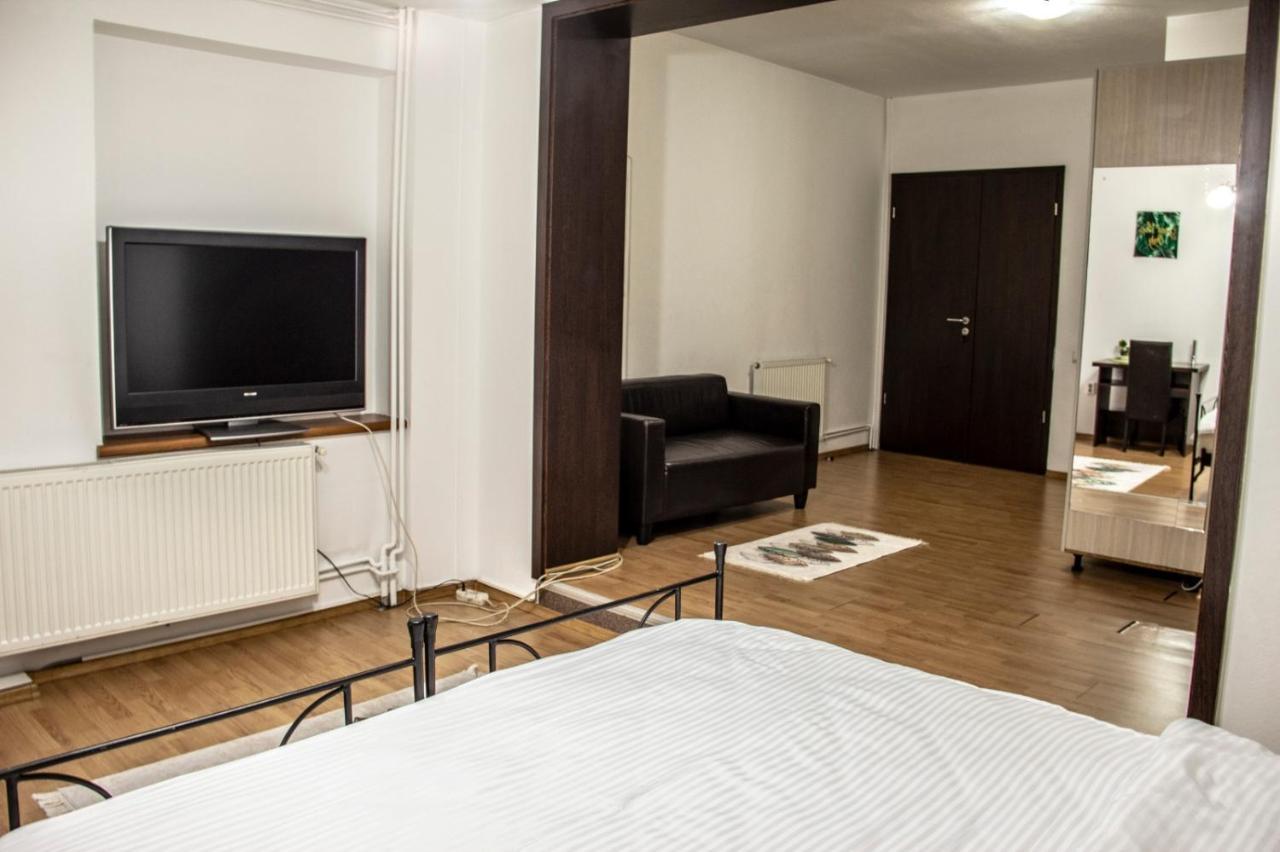 Happy Accomodation Bukares Bagian luar foto