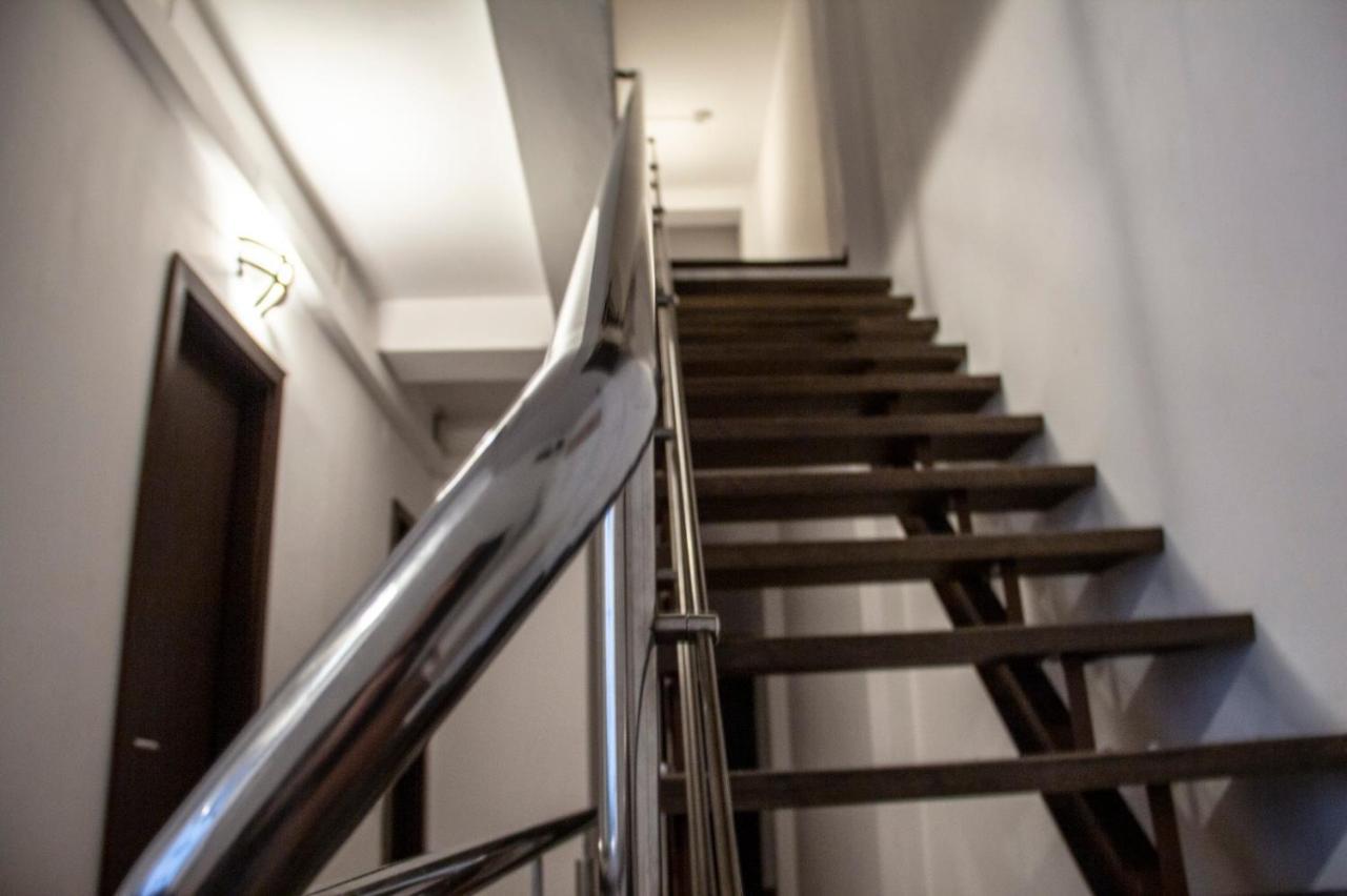 Happy Accomodation Bukares Bagian luar foto