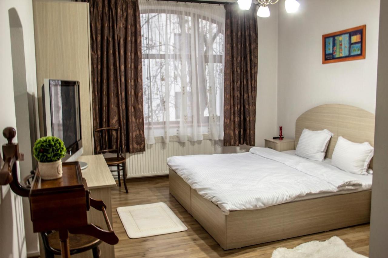 Happy Accomodation Bukares Bagian luar foto