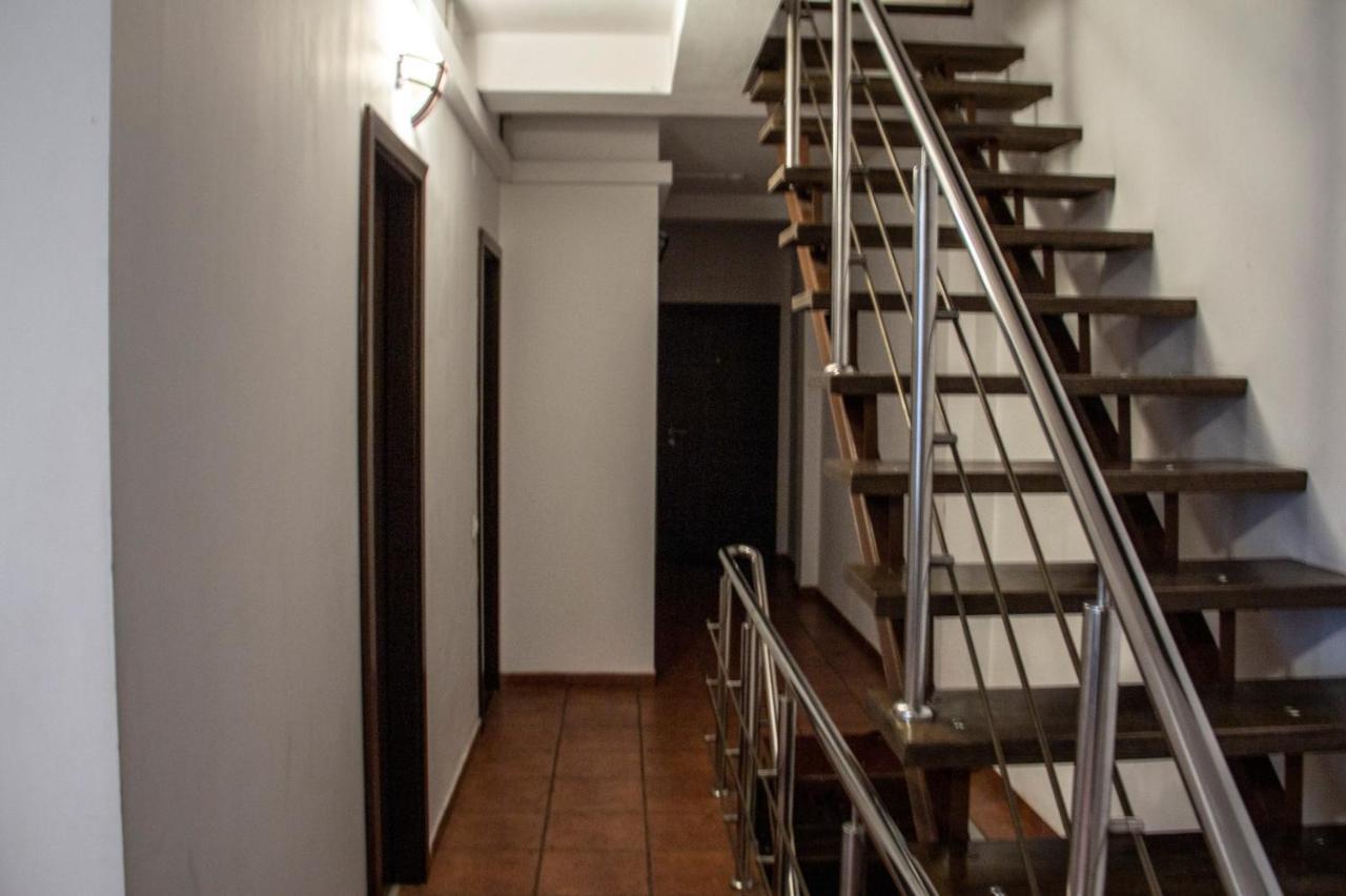 Happy Accomodation Bukares Bagian luar foto
