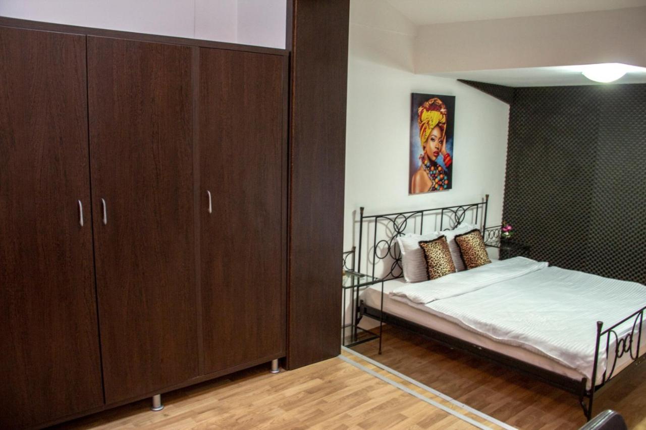 Happy Accomodation Bukares Bagian luar foto