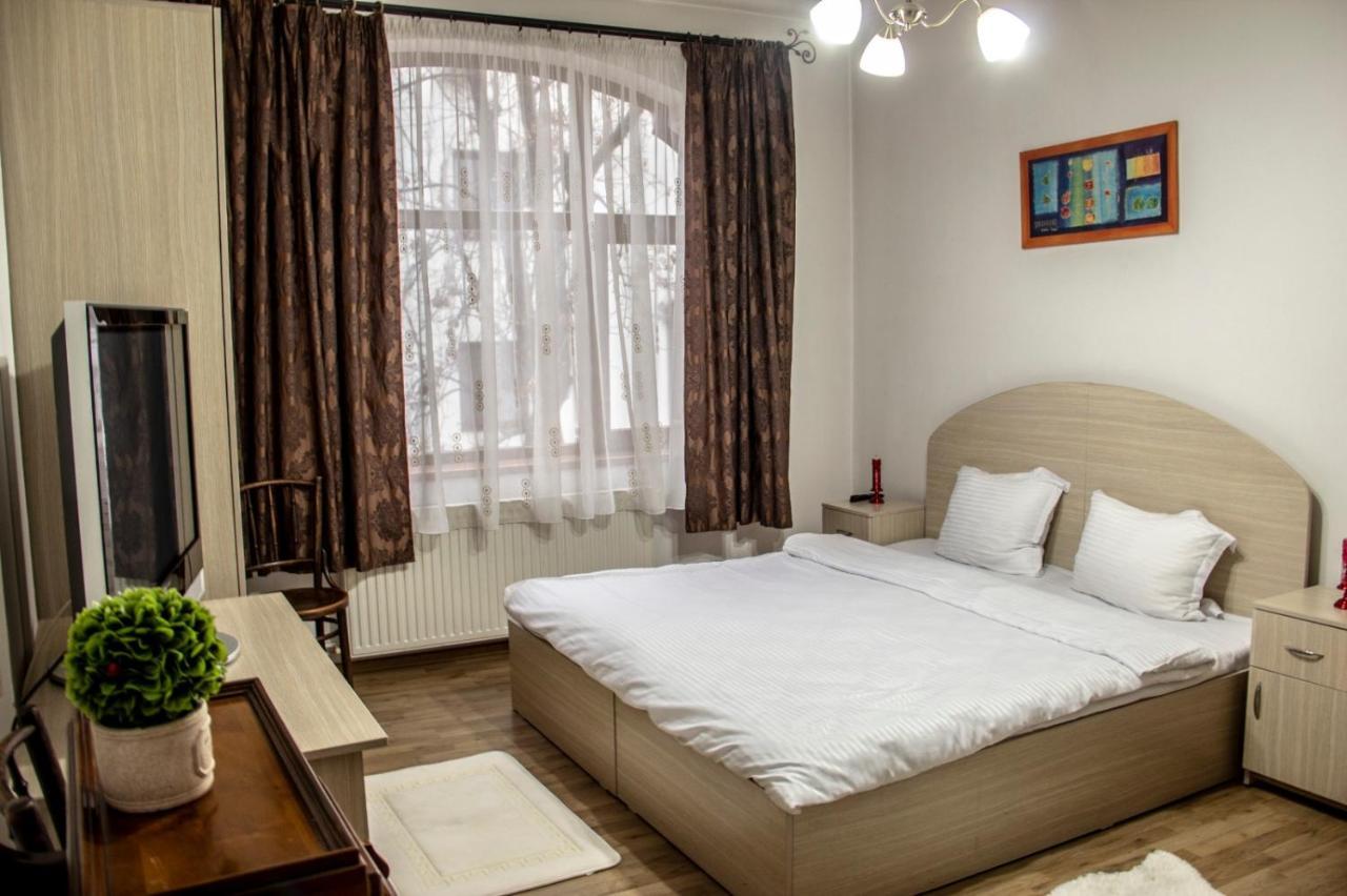 Happy Accomodation Bukares Bagian luar foto