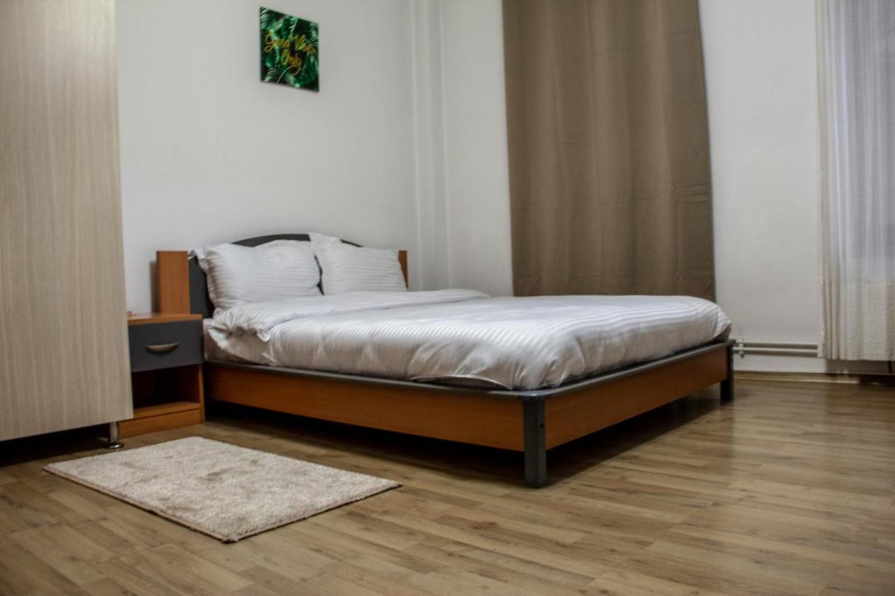 Happy Accomodation Bukares Bagian luar foto