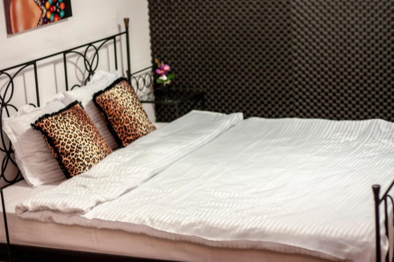 Happy Accomodation Bukares Bagian luar foto
