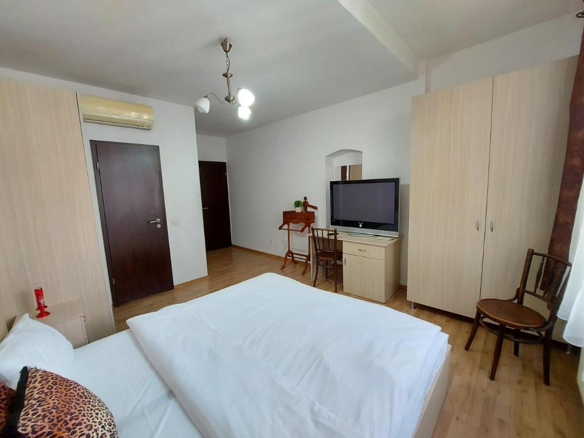 Happy Accomodation Bukares Bagian luar foto