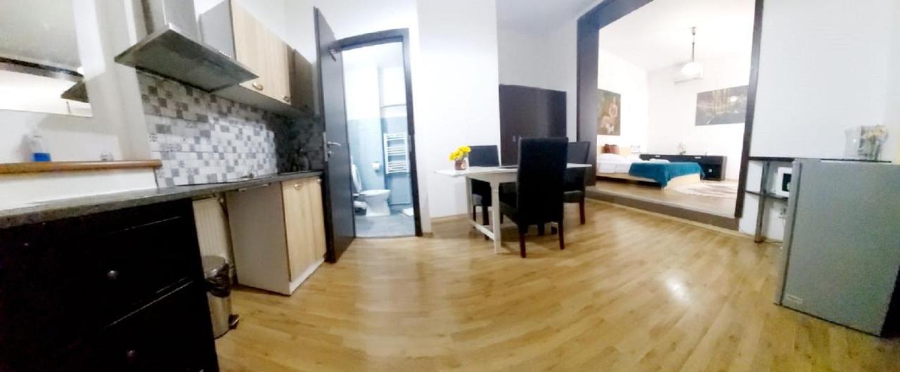 Happy Accomodation Bukares Bagian luar foto